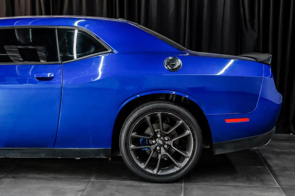 Used 2019 Dodge Challenger SXT w/ Blacktop Package RWD image 17
