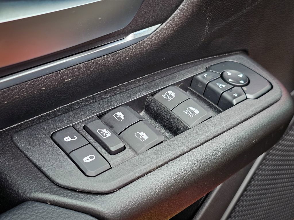 New 2026 RAM 1500 4x4 Crew Cab image 14
