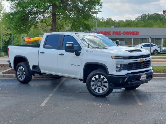 Used 2024 Chevrolet Silverado 2500 Custom w/ Custom Convenience Package AWD/4WD image 2