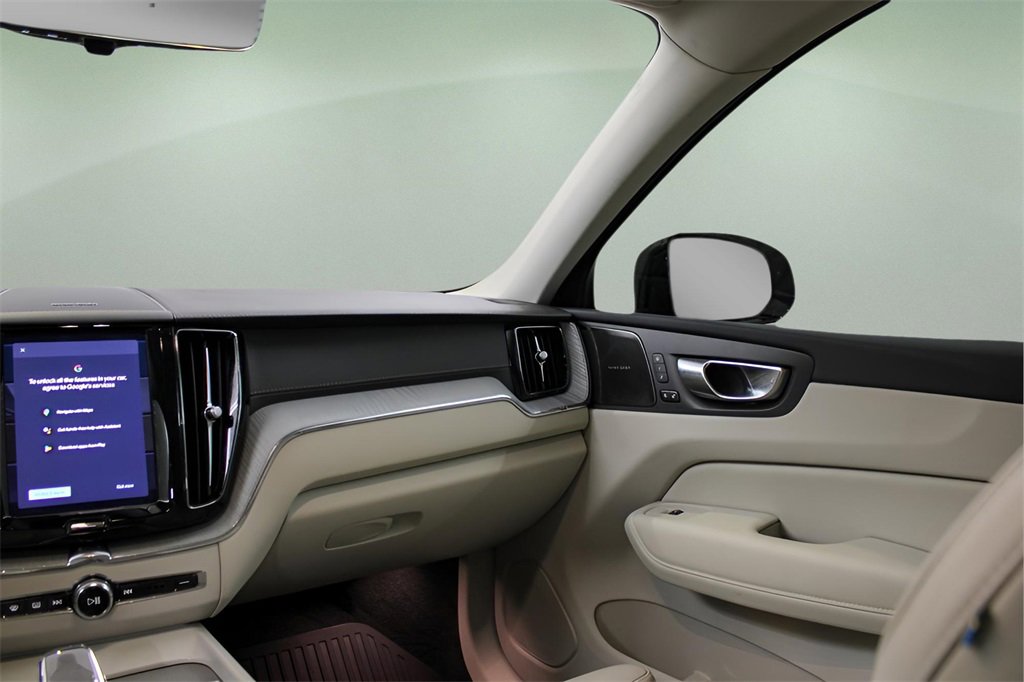 Certified 2025 Volvo XC60 T8 Ultra w/ Protection Package Premier image 24