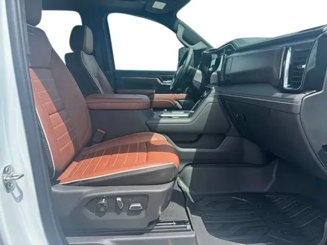 New 2026 GMC Sierra 2500 Denali Ultimate w/ LPO, Black Badging Package AWD/4WD image 14
