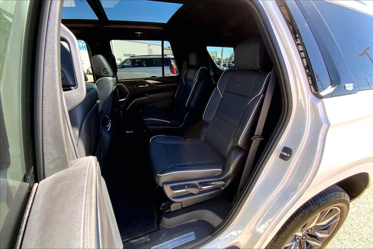 Used 2022 Cadillac Escalade Sport RWD image 21
