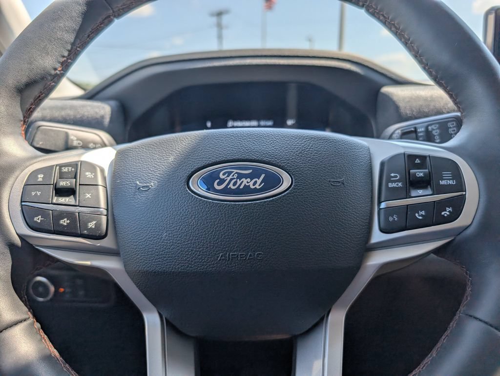 Used 2026 Ford Explorer Active w/ Active Comfort Package RWD image 19