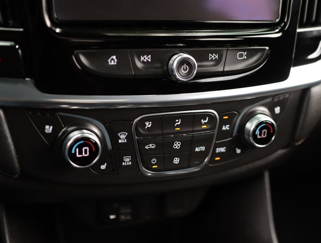 Used 2023 Chevrolet Traverse High Country w/ LPO, Floor Liner Package AWD/4WD image 16