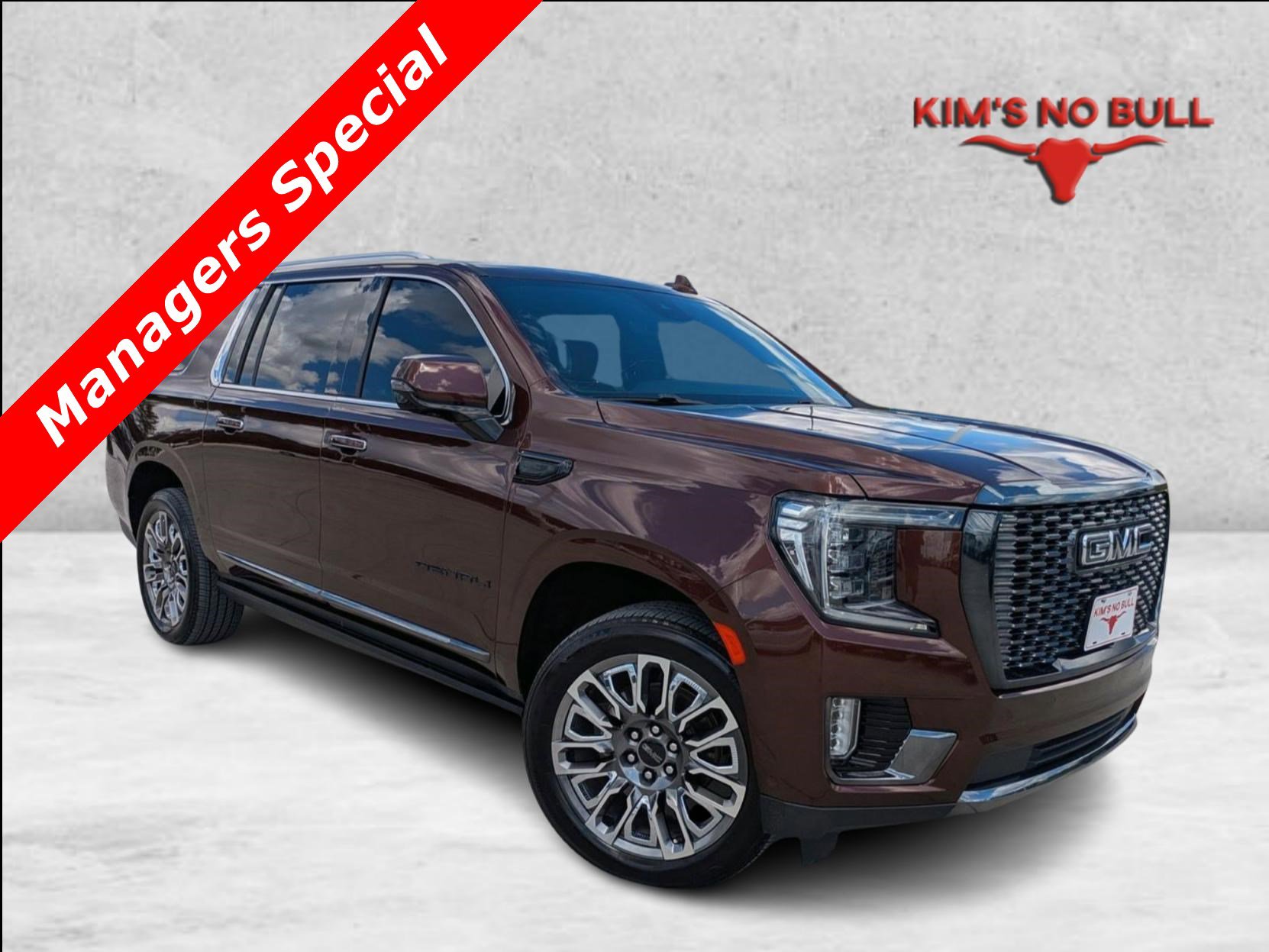 Used 2023 GMC Yukon XL Denali Ultimate w/ LPO, Floor Liner Package image 1