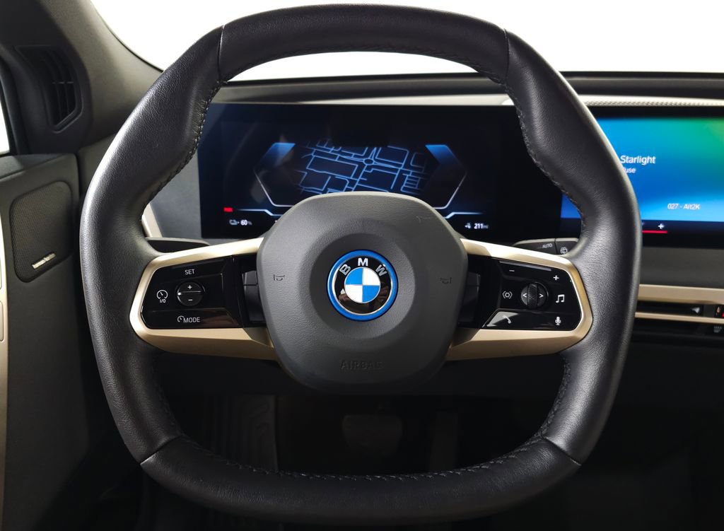 Used 2023 BMW iX xDrive50 w/ Premium Package AWD/4WD image 21