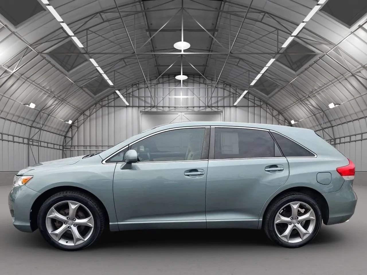 Used 2012 Toyota Venza LE w/ LE Convenience Pkg FWD image 4