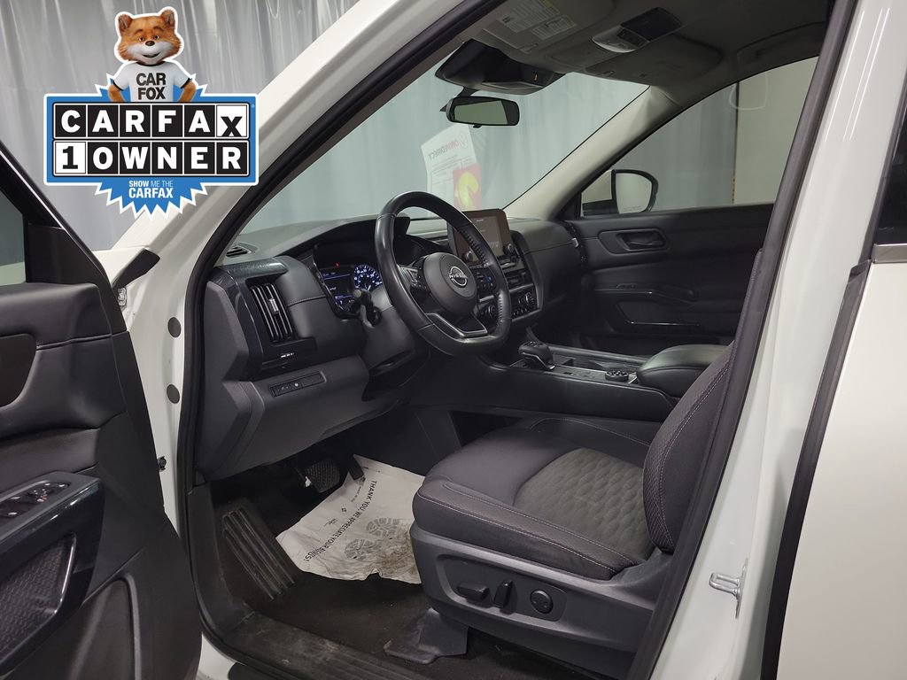 Used 2023 Nissan Pathfinder SV image 12