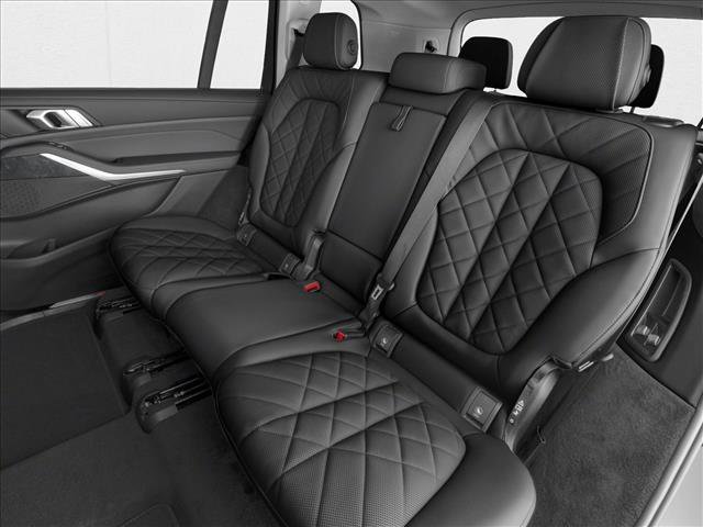 Used 2025 BMW X7 xDrive40i w/ M Sport Package image 9