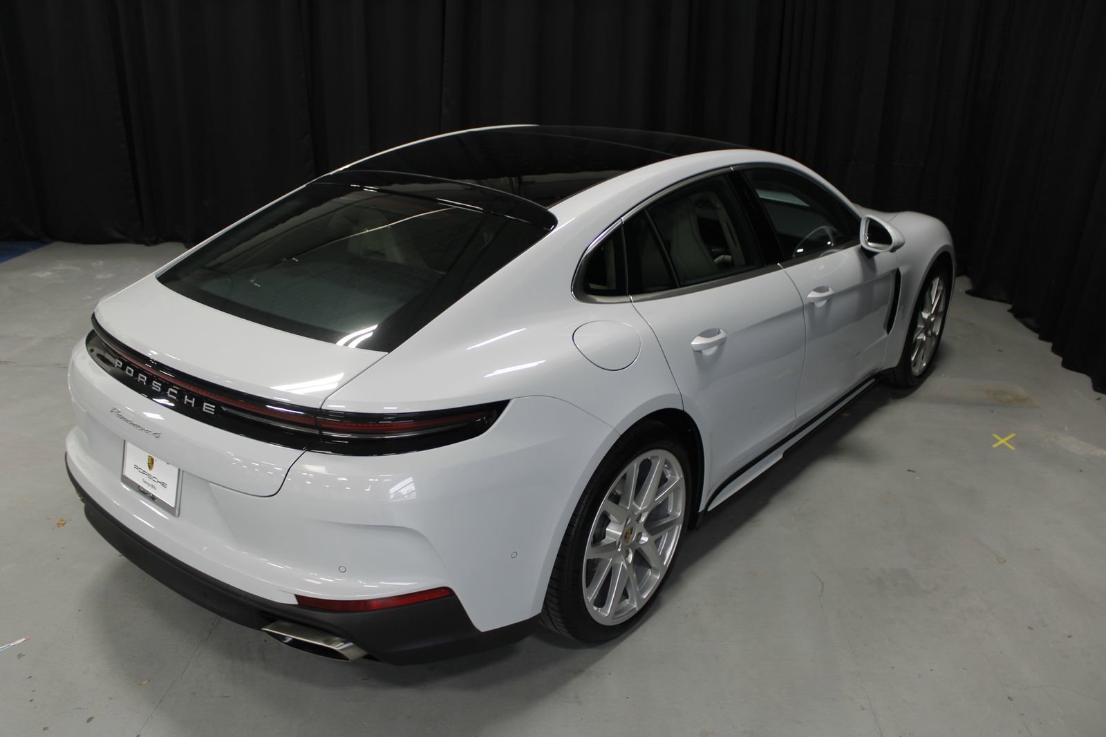 Used 2025 Porsche Panamera 4 image 16