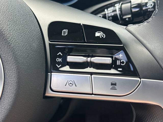 Certified 2024 Hyundai Elantra Limited FWD image 24