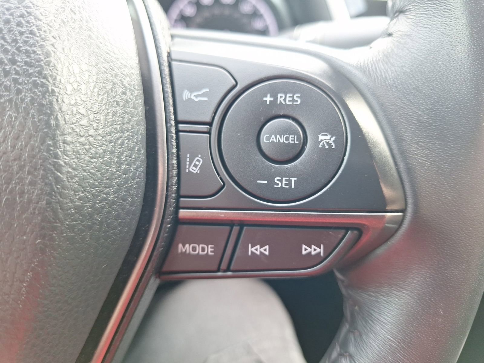 Used 2023 Toyota Camry SE w/ Convenience Package FWD image 19