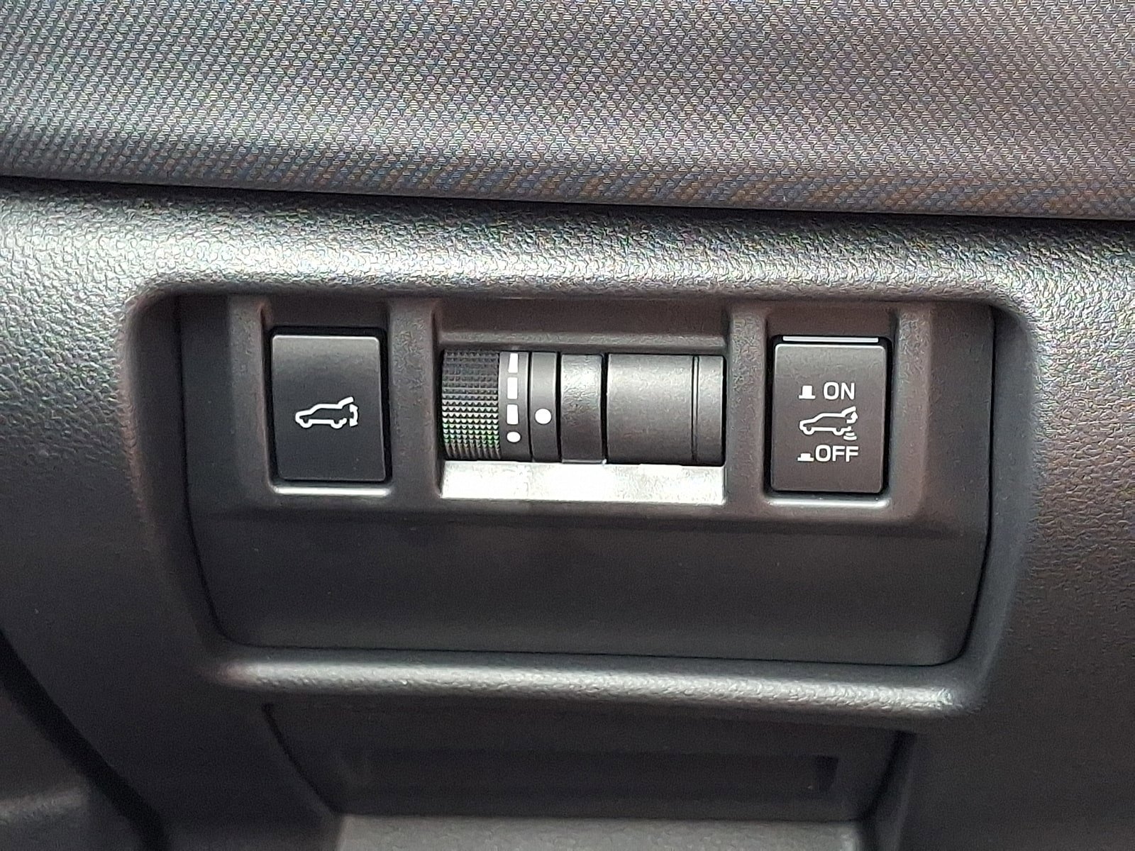 Certified 2025 Subaru Forester Premium AWD/4WD image 26