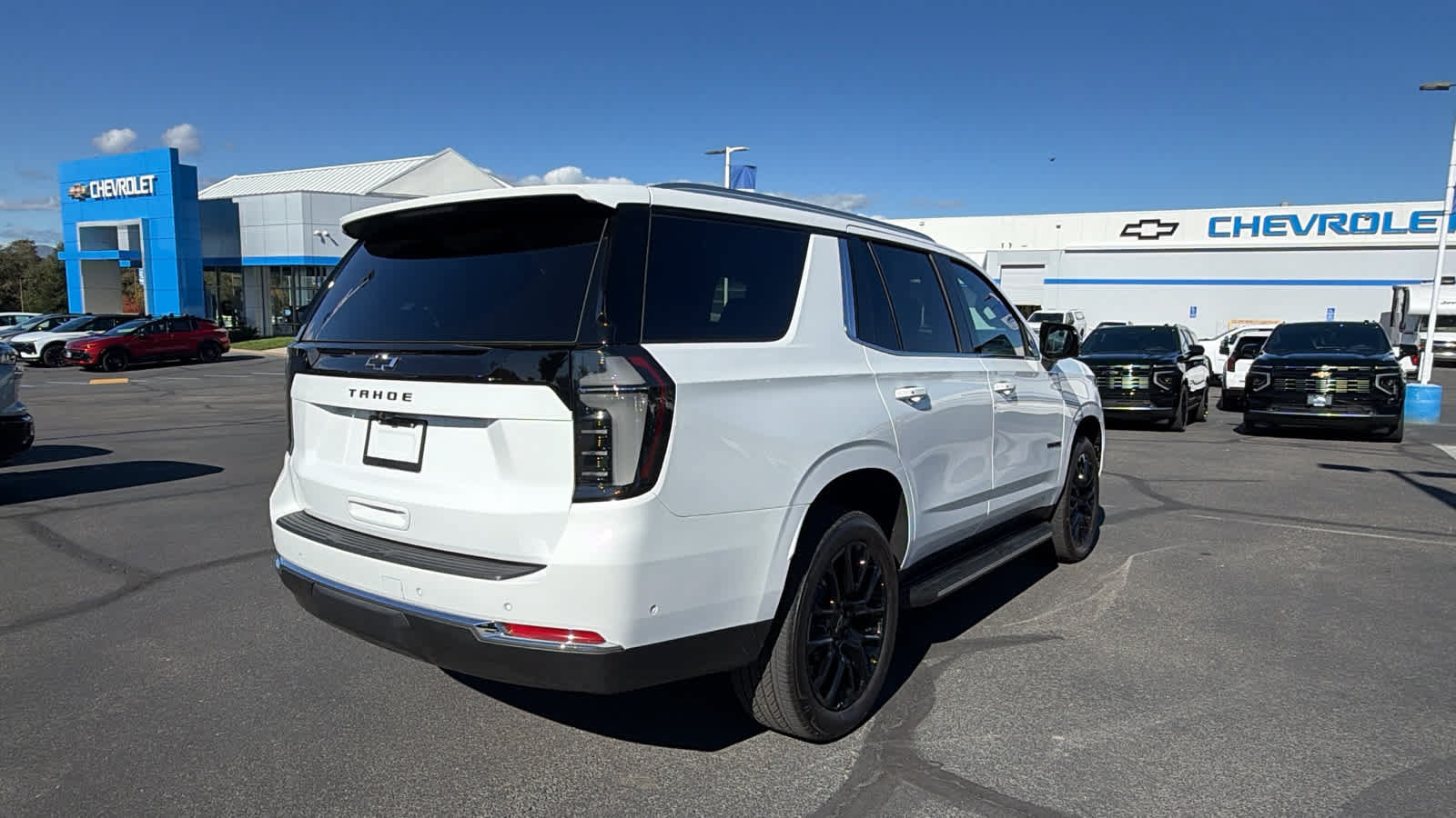 Used 2025 Chevrolet Tahoe LT w/ Comfort Package AWD/4WD image 5