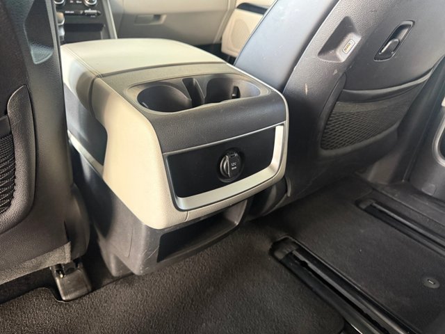 Used 2024 Kia Carnival LX FWD image 15