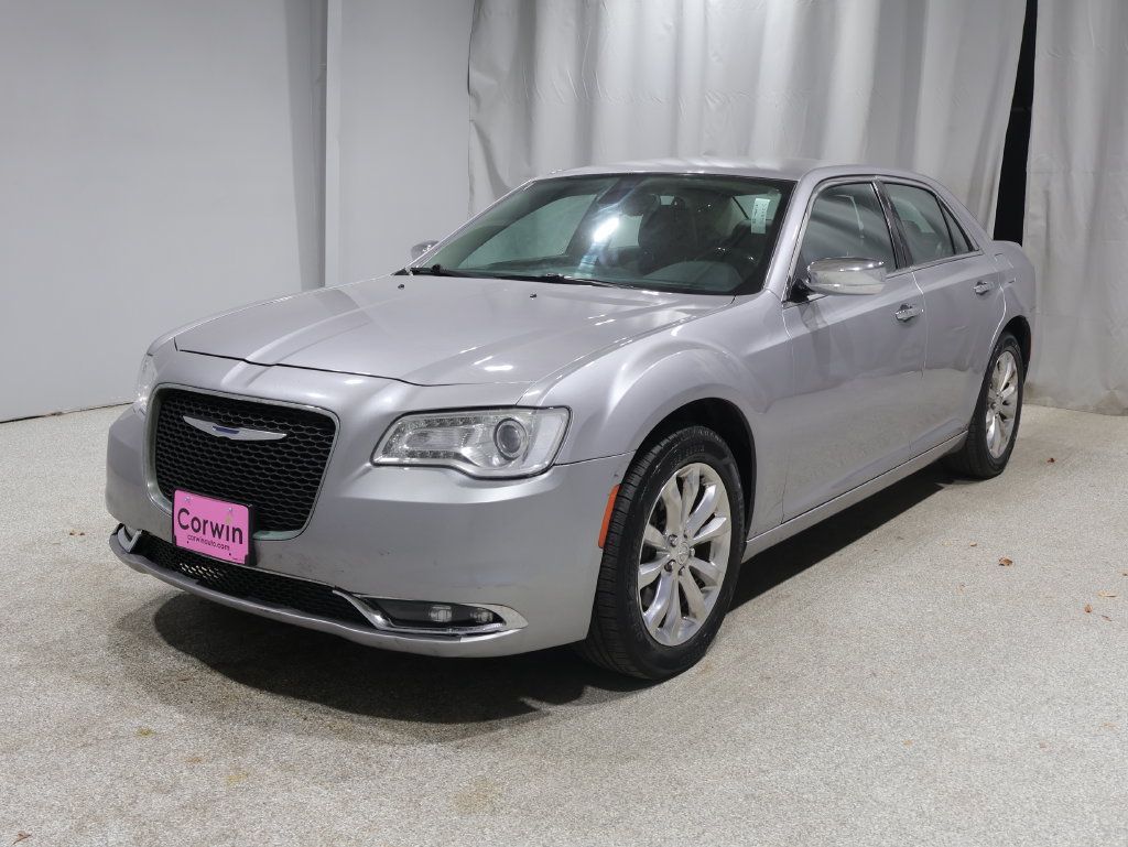 Used 2018 Chrysler 300 Limited AWD/4WD image 7