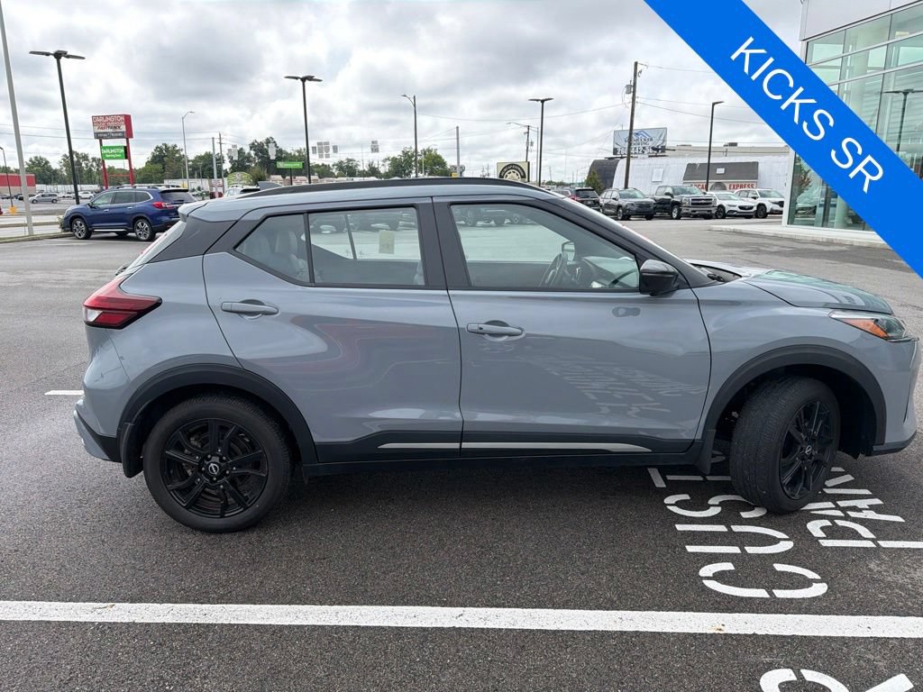 Used 2023 Nissan Kicks SR w/ SR Premium Package FWD image 5