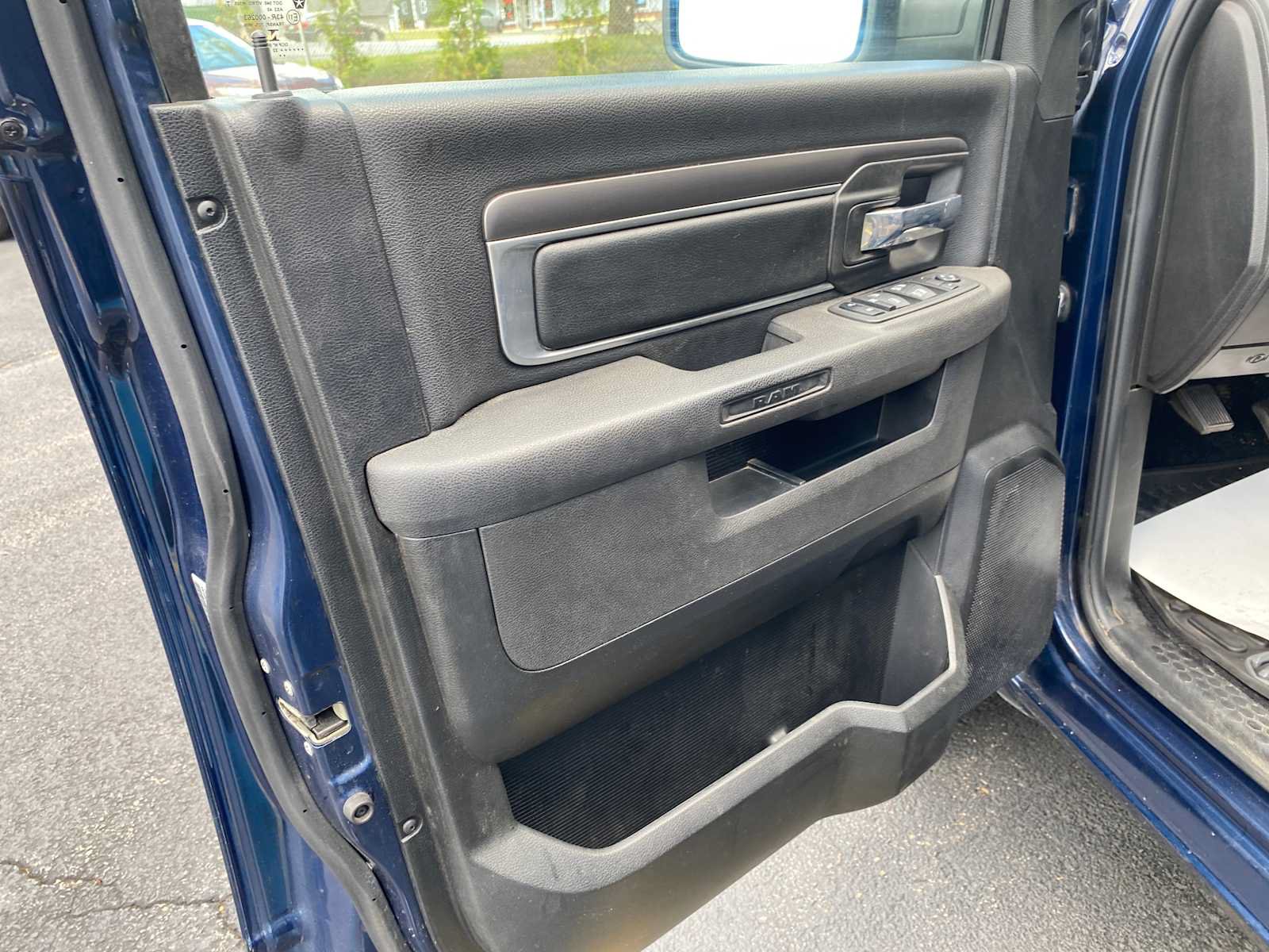 Used 2022 RAM 1500 Warlock w/ Warlock Decor Package AWD/4WD image 34