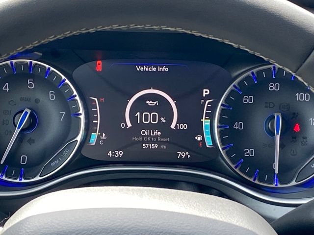 Used 2024 Chrysler Pacifica Touring-L FWD image 9