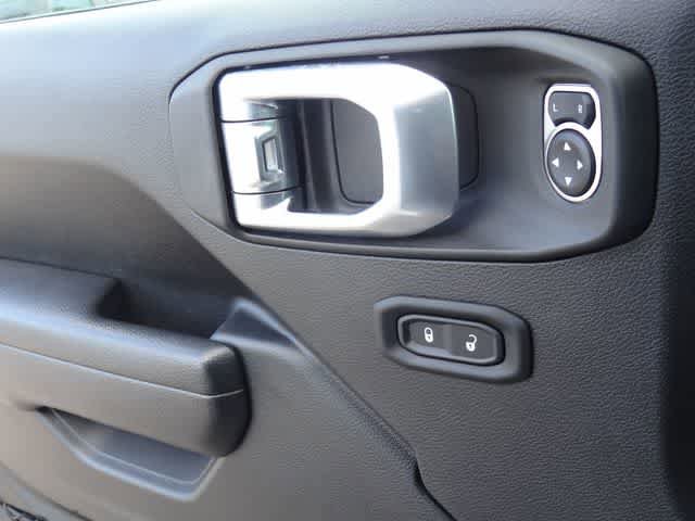 Used 2022 Jeep Wrangler Unlimited Sport AWD/4WD image 15