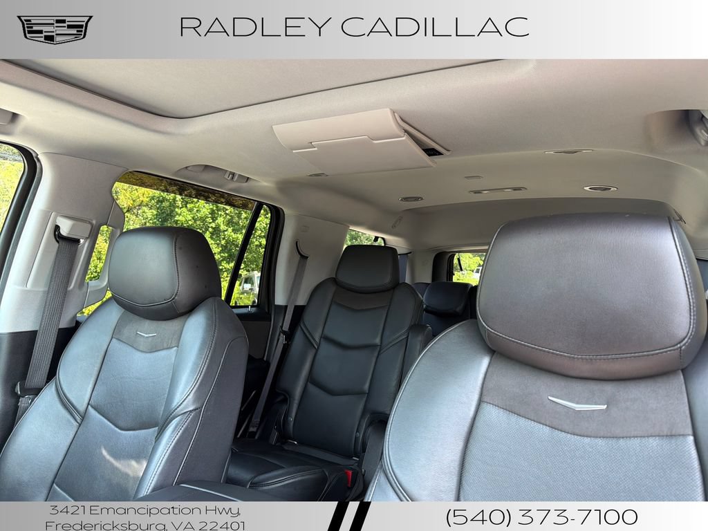 Used 2020 Cadillac Escalade Premium Luxury AWD/4WD image 2