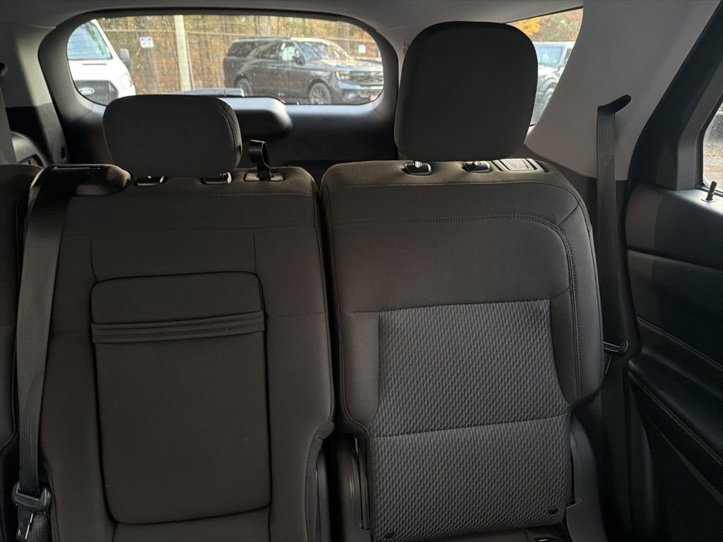 Used 2022 Ford Explorer XLT image 17