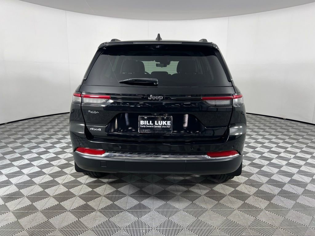 Used 2023 Jeep Grand Cherokee Limited w/ Luxury Tech Group II image 9
