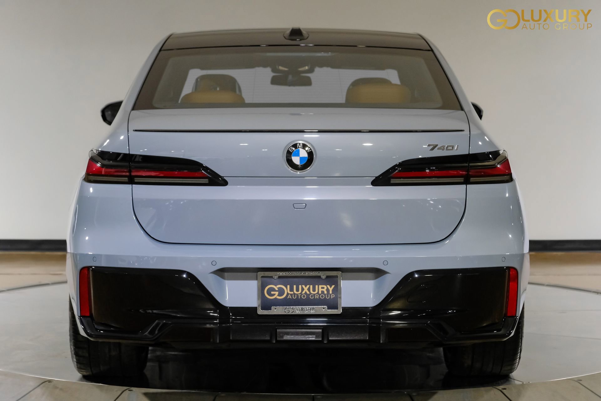 Used 2023 BMW 740i image 11