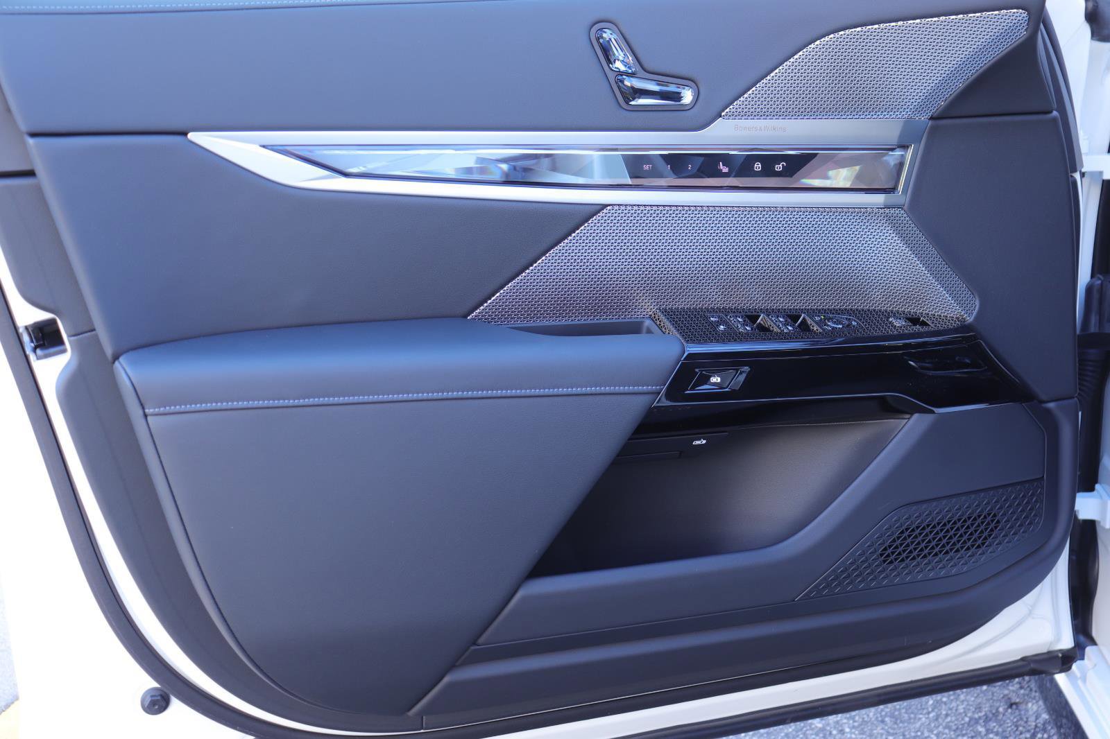 New 2026 BMW 760i xDrive w/ Executive Package image 12