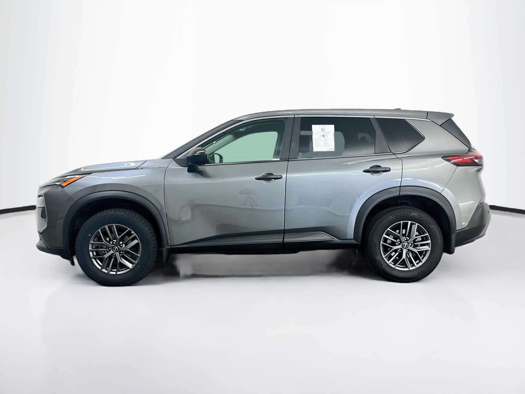 Used 2023 Nissan Rogue S AWD/4WD image 4