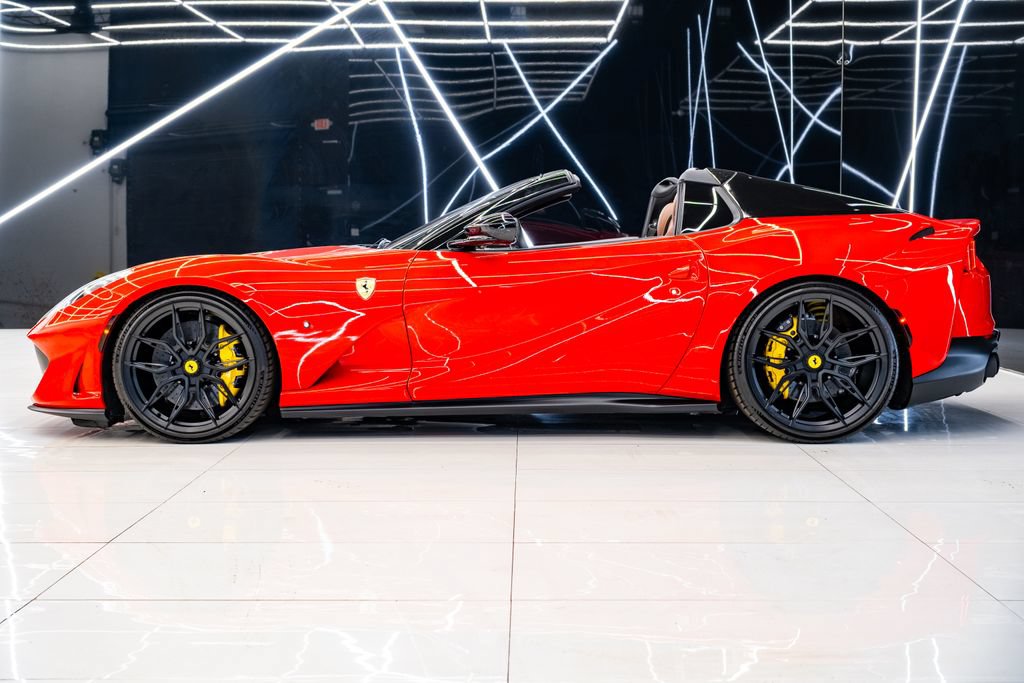 Used 2021 Ferrari 812 GTS RWD image 19