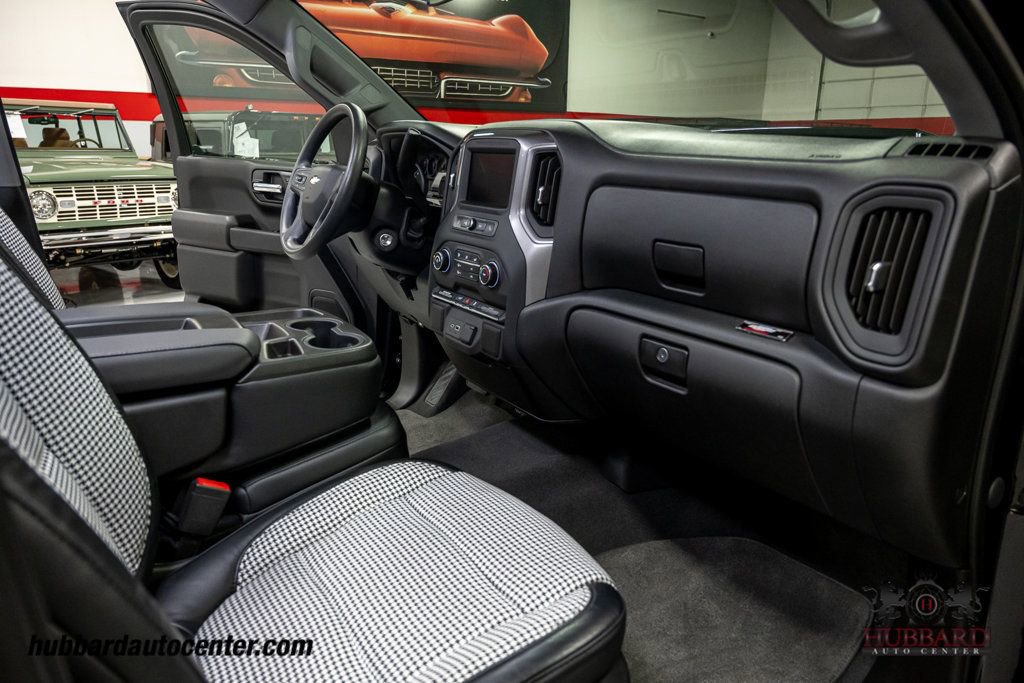 Used 2021 Chevrolet Silverado 1500 Custom AWD/4WD image 27
