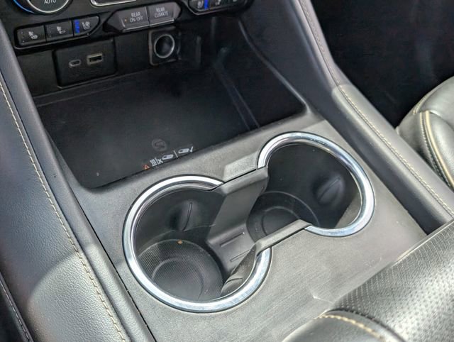 Used 2021 Chevrolet Suburban Premier w/ Premium Package image 28