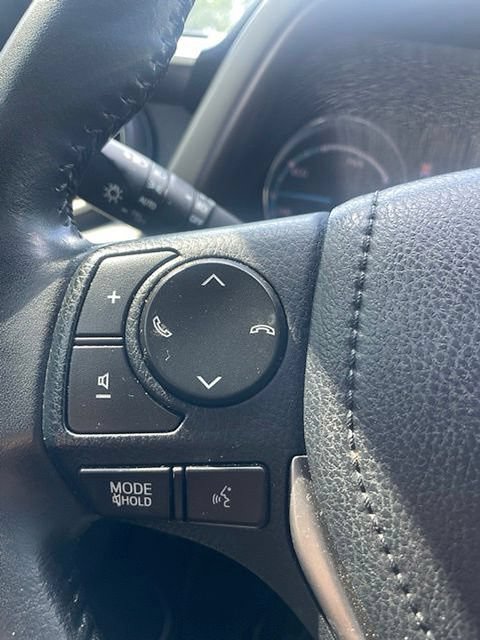 Used 2017 Toyota RAV4 Limited AWD/4WD image 10