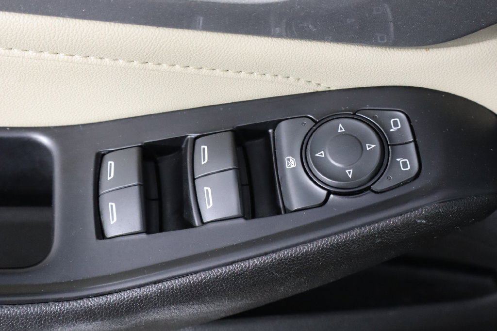 Used 2023 Chevrolet Traverse LS FWD image 22