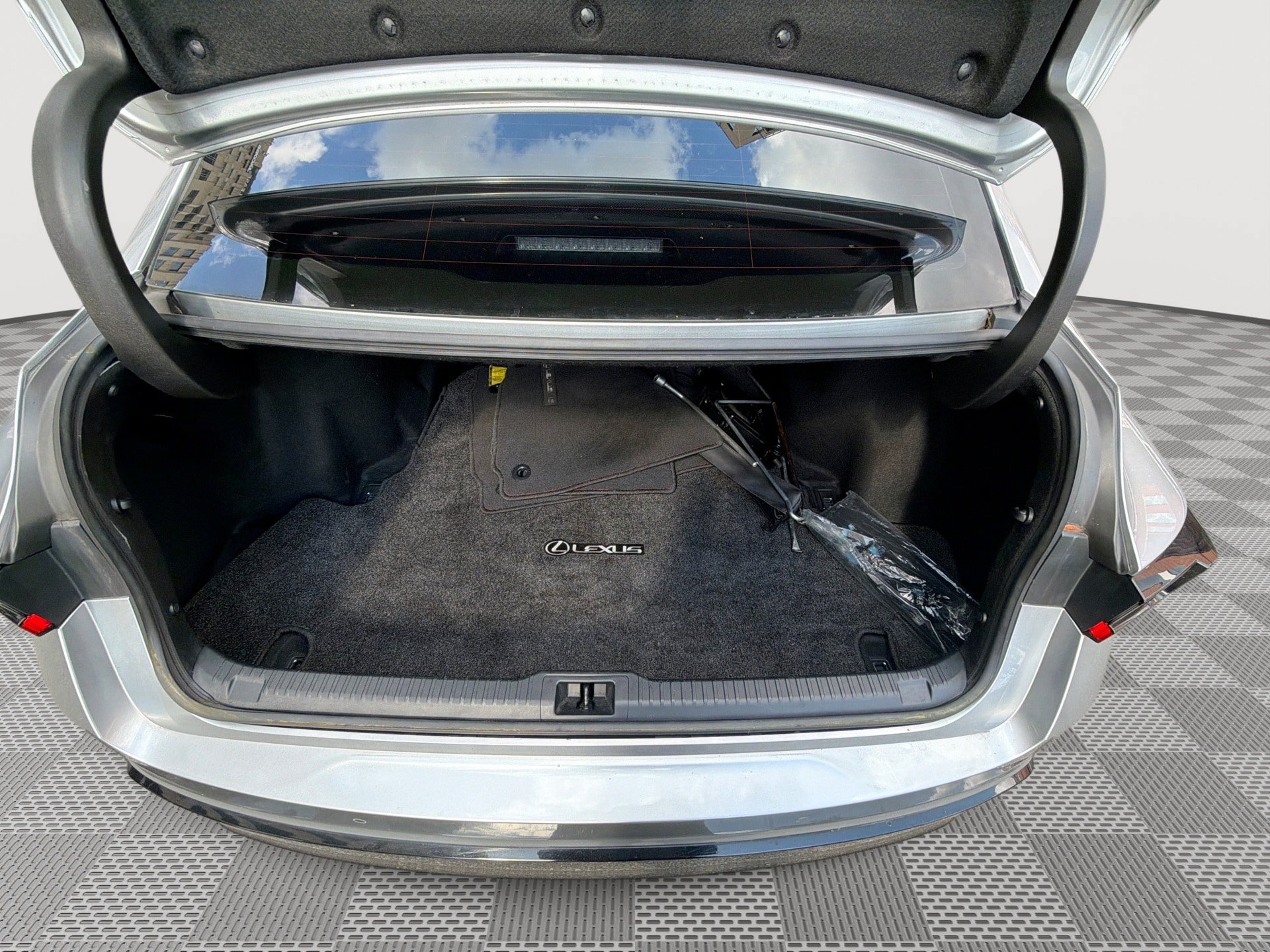 Used 2023 Lexus IS 350 F Sport w/ Memory Package RWD image 22