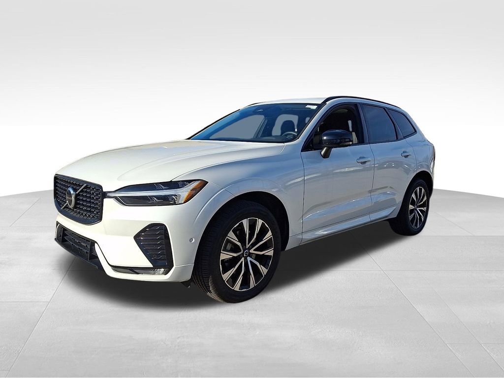 Used 2024 Volvo XC60 B5 Plus w/ Protection Package Premier AWD/4WD image 3