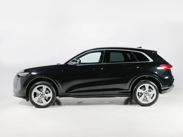 Certified 2025 Audi Q5 Premium w/ Premium Plus AWD/4WD image 2
