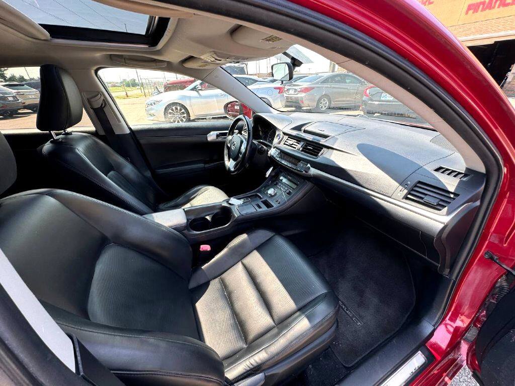 Used 2012 Lexus CT 200h image 17