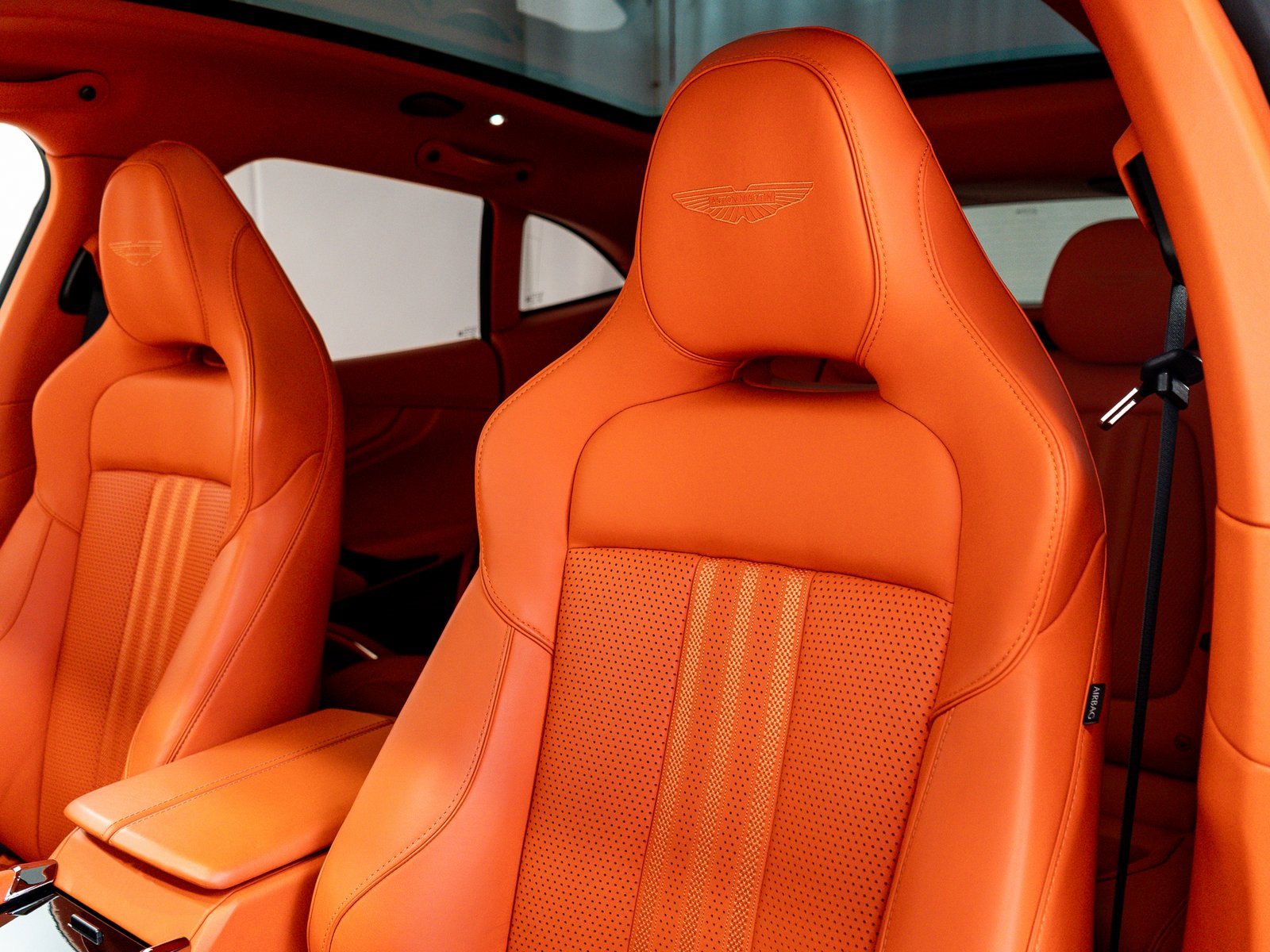 Used 2025 Aston Martin DBX 707 image 16