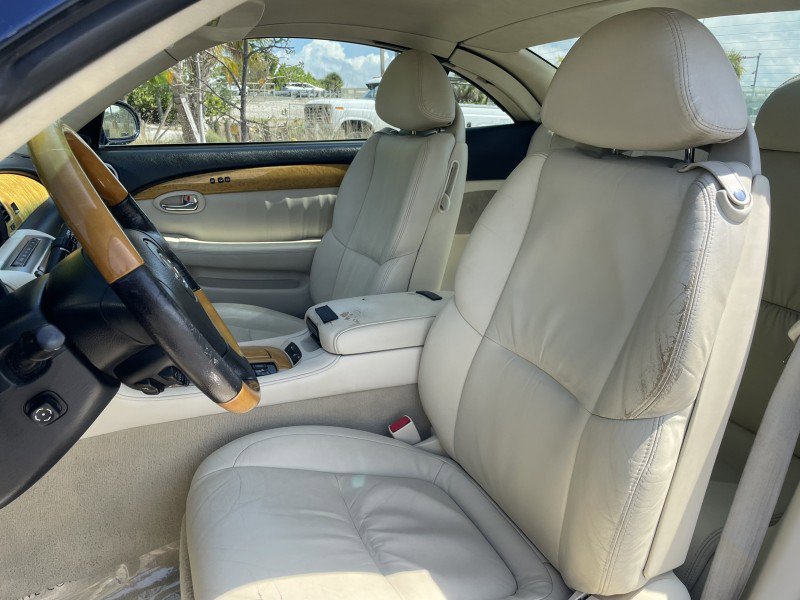 Used 2005 Lexus SC 430 Convertible RWD image 2