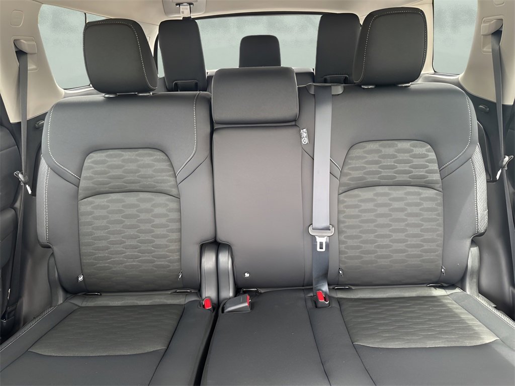 Used 2024 Nissan Pathfinder S image 10