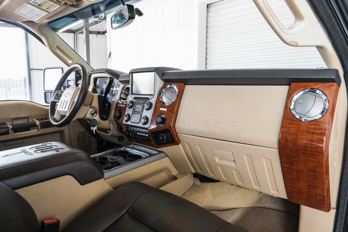 Used 2015 Ford F250 King Ranch w/ FX4 Off-Road Package AWD/4WD image 42
