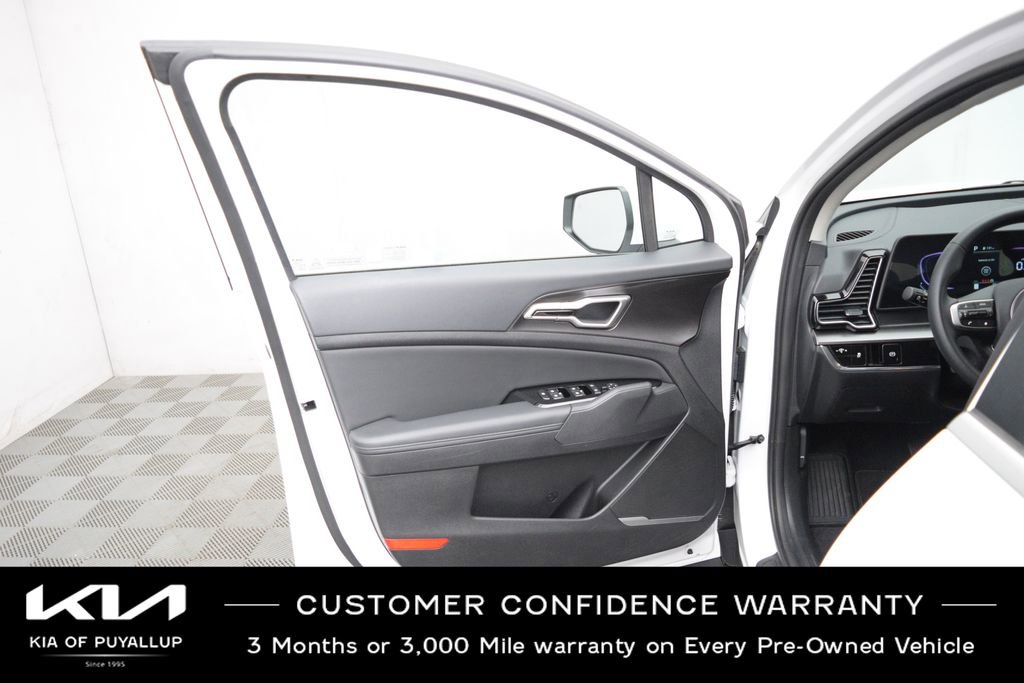 Certified 2025 Kia Sportage EX image 9