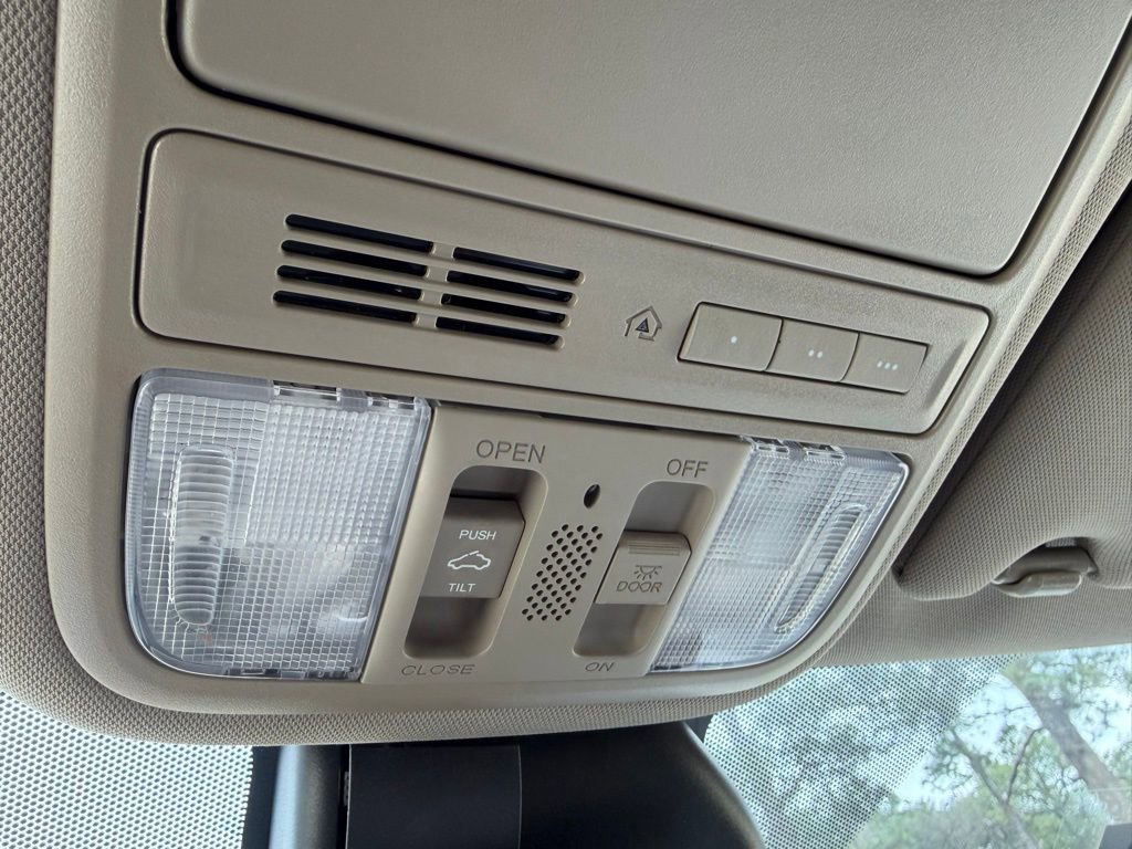 Used 2017 Honda Odyssey EX-L image 22