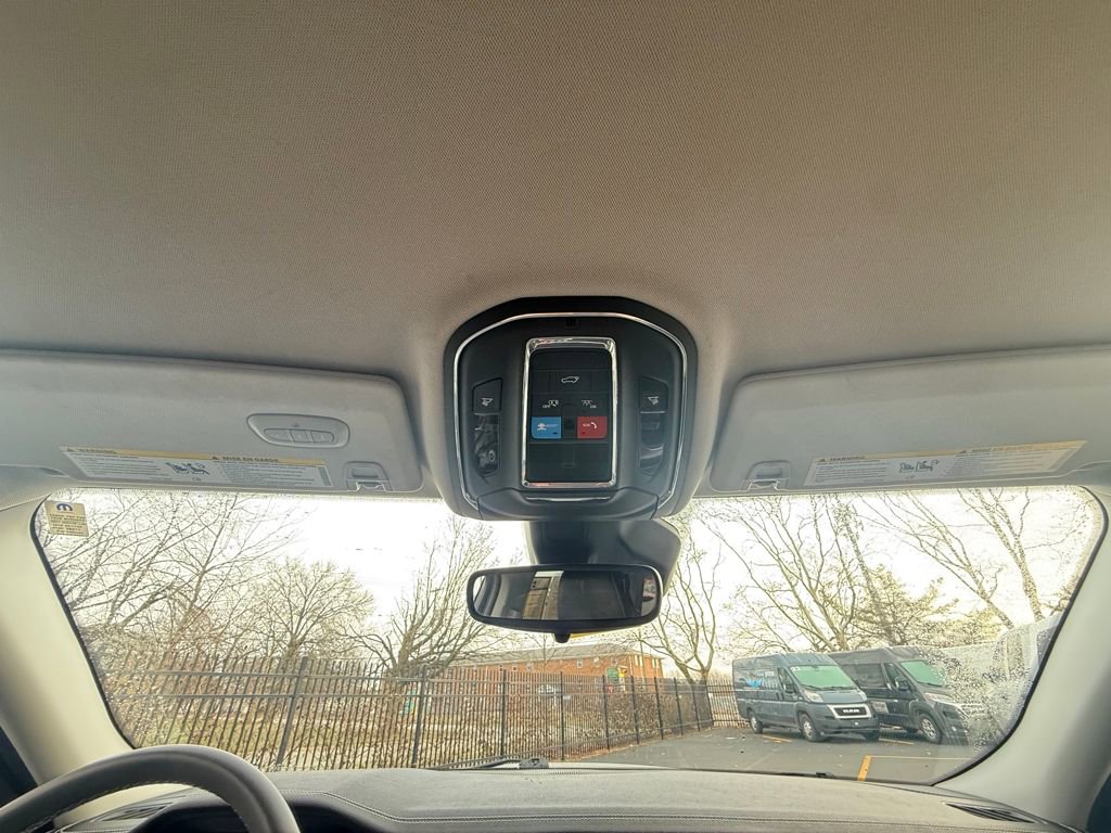 Used 2023 Jeep Grand Cherokee L Limited image 27