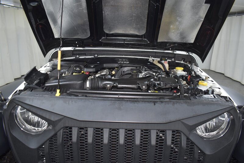 Used 2018 Jeep Wrangler Unlimited Sport S image 34