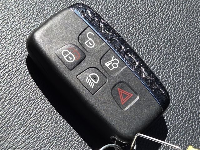Used 2016 Jaguar F-TYPE Coupe RWD image 35
