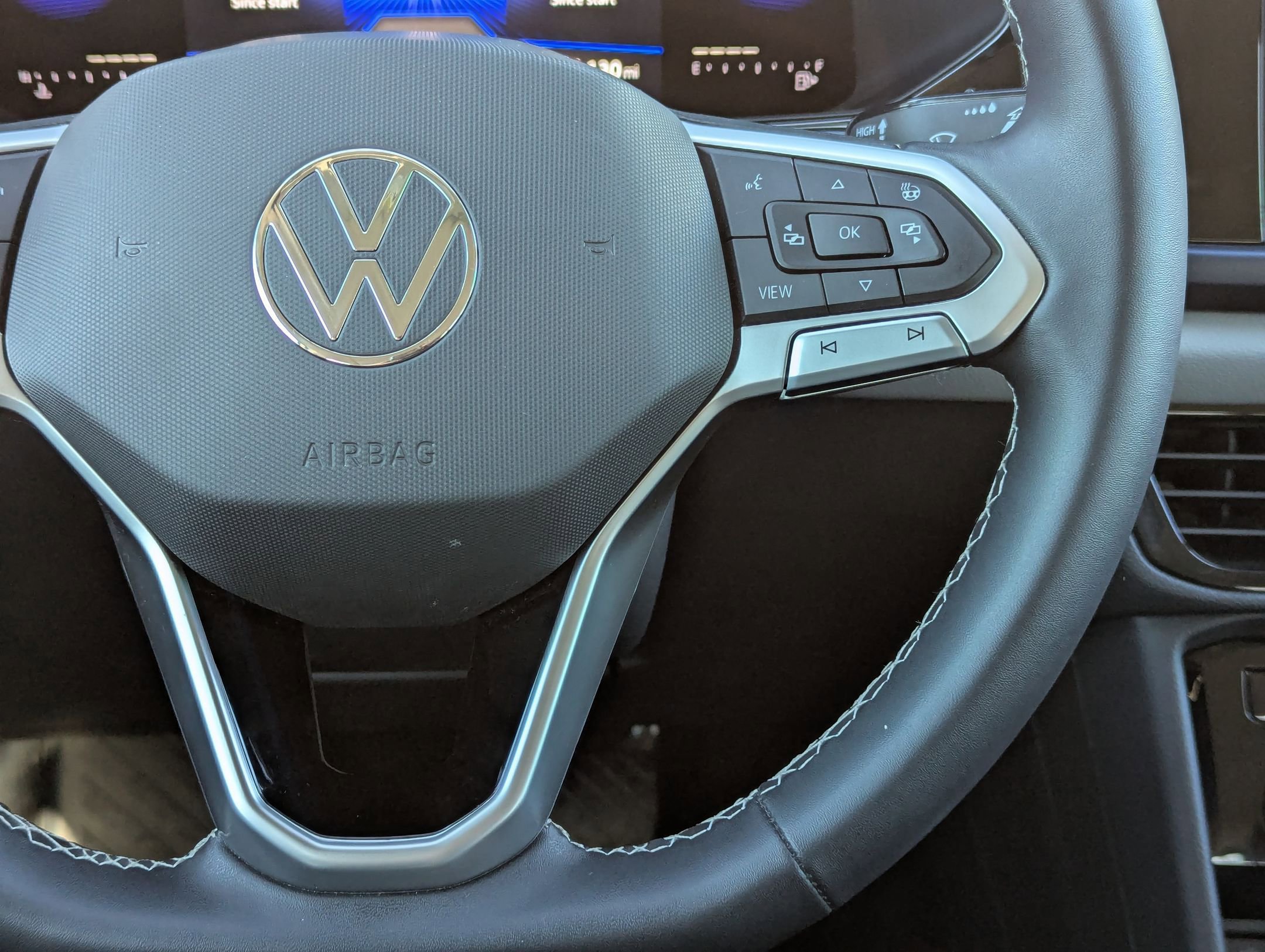 Used 2023 Volkswagen Taos SE w/ Black Wheel Package FWD image 22
