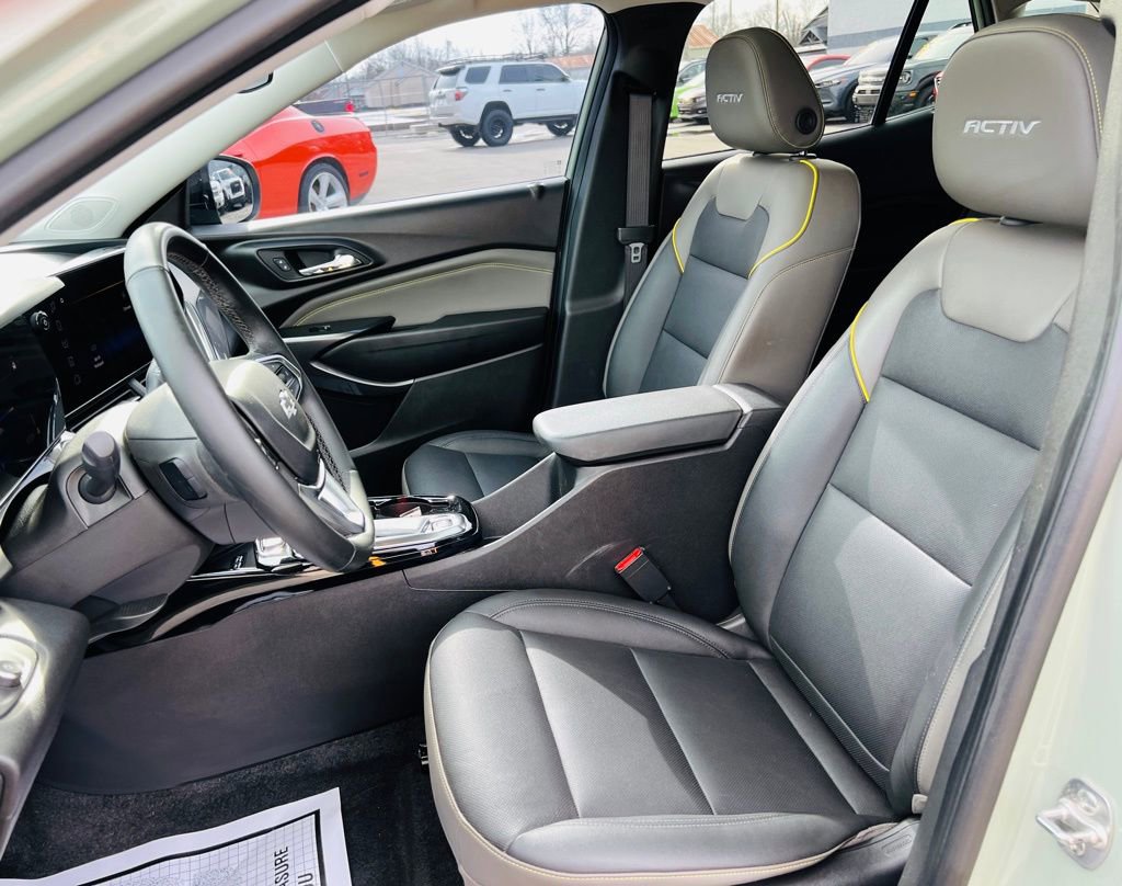 Used 2024 Chevrolet Trax ACTIV w/ Sunroof Package image 8